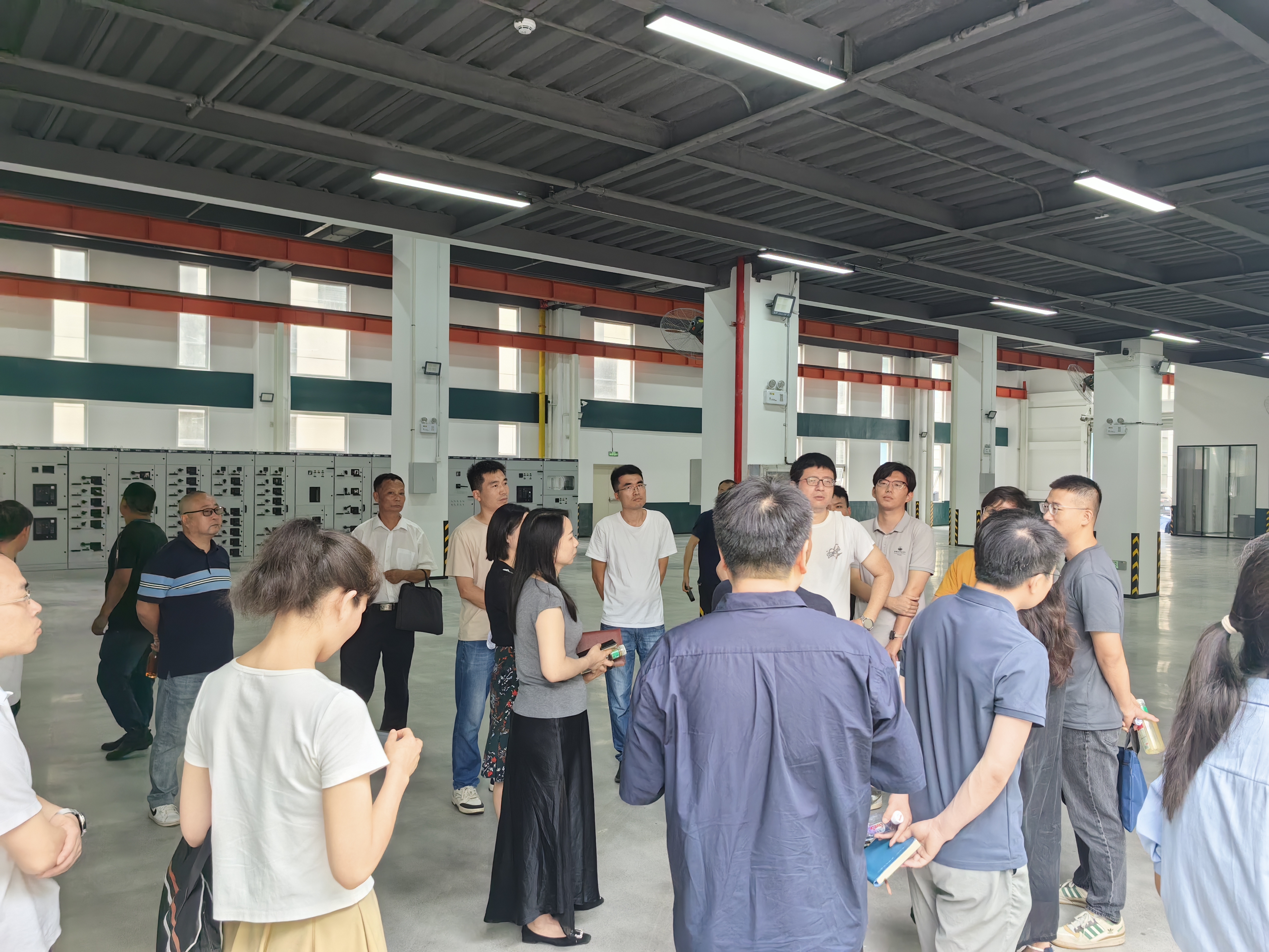 江夏區(qū)多部門聯(lián)合考察金地威新入園企業(yè),助力企業(yè)高質(zhì)量發(fā)展 江夏區(qū)多部門聯(lián)合考察金地威新入園企業(yè),助力企業(yè)高質(zhì)量發(fā)展