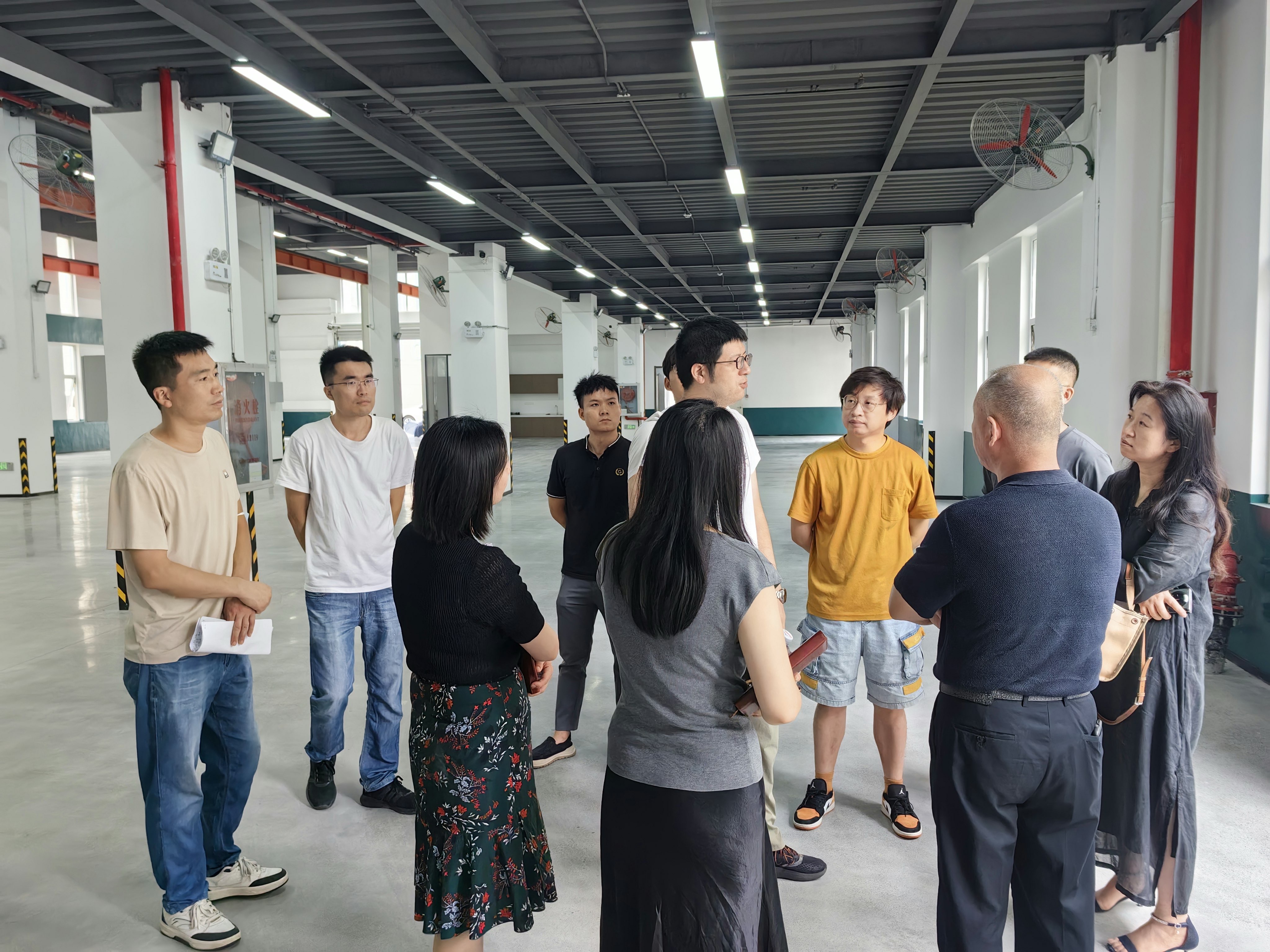 江夏區(qū)多部門聯(lián)合考察金地威新入園企業(yè),助力企業(yè)高質(zhì)量發(fā)展 江夏區(qū)多部門聯(lián)合考察金地威新入園企業(yè),助力企業(yè)高質(zhì)量發(fā)展